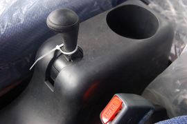 赛龙&nbsp;载货车驾驶室                                               图片