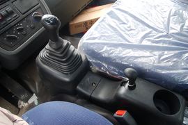 赛龙&nbsp;载货车驾驶室                                               图片