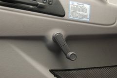 青岛解放 赛龙III中卡 160马力 4X2 5.8米排半栏板载货车(CA1127PK2EA80)