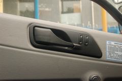 青岛解放 赛龙III中卡 160马力 4X2 5.8米排半栏板载货车(CA1127PK2EA80)