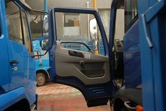 青岛解放 赛龙III中卡 160马力 4X2 5.8米排半栏板载货车(CA1127PK2EA80)