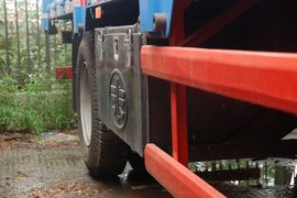 赛龙&nbsp;载货车底盘                                                图片