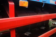 青岛解放 赛龙III中卡 160马力 4X2 5.8米排半栏板载货车(CA1127PK2EA80)