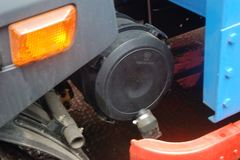 青岛解放 赛龙III中卡 160马力 4X2 5.8米排半栏板载货车(CA1127PK2EA80)