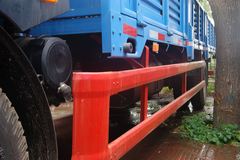 青岛解放 赛龙III中卡 160马力 4X2 5.8米排半栏板载货车(CA1127PK2EA80)