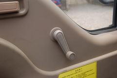 北京牌 旗铃 120马力 4X2 5.2米单排栏板载货车(BJ1065P1U62)