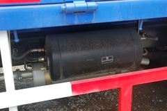 北京牌 旗铃 120马力 4X2 5.2米单排栏板载货车(BJ1065P1U62)