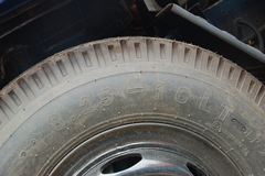 北京牌 旗铃 120马力 4X2 5.2米单排栏板载货车(BJ1065P1U62)