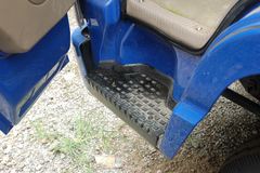 北京旗铃 103马力 4.25米单排栏板轻卡(BJ1044P1U53)