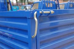 北京旗铃 103马力 4.25米单排栏板轻卡(BJ1044P1U53)