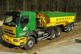 雷诺Kerax&nbsp;牵引车外观                                                图片