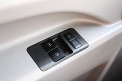 中国重汽HOWO 统帅 141马力 4X2 冷藏车(曼桥)(ZZ5047XLCF341CE145)