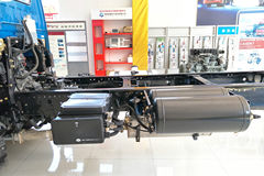 青岛解放 龙V中卡 180马力 4X2 5250载货车底盘(CA1168PK2L2E5A80)