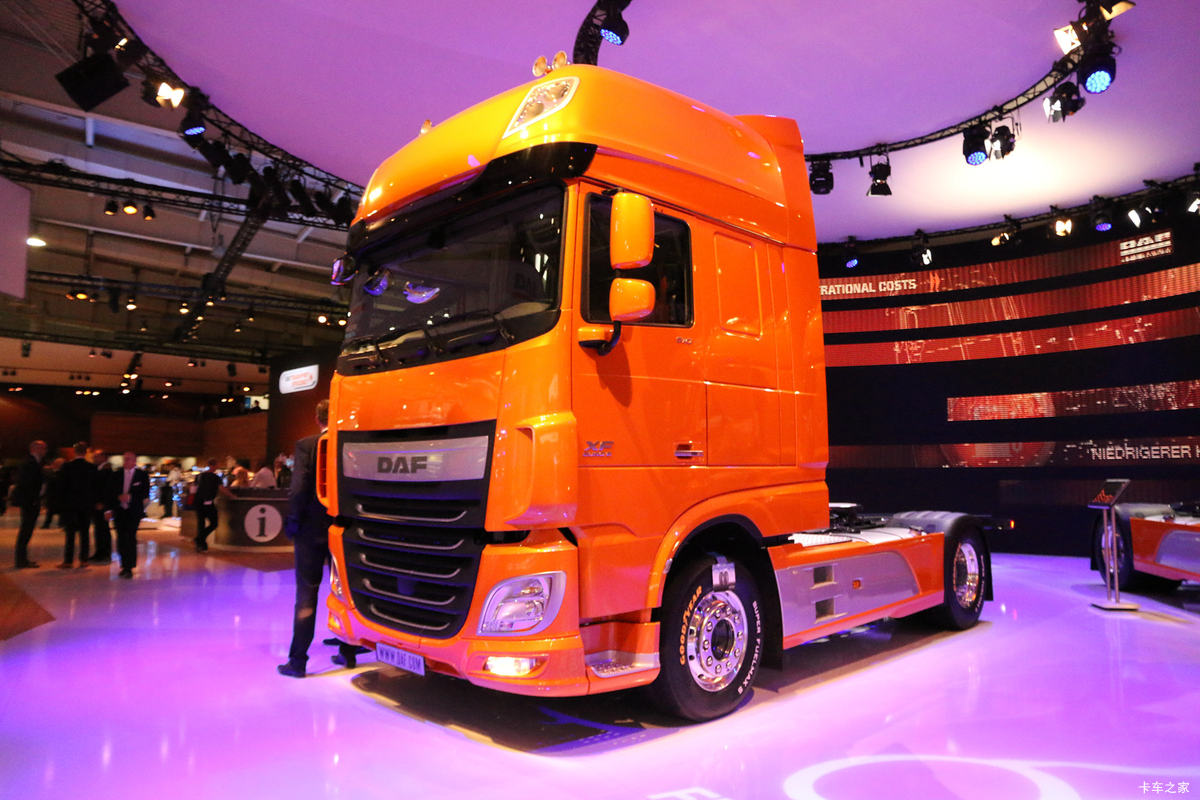 达夫 XF重卡 510马力 4X2牵引车