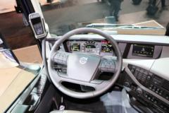 沃尔沃 FH16重卡 750马力 8X4牵引车