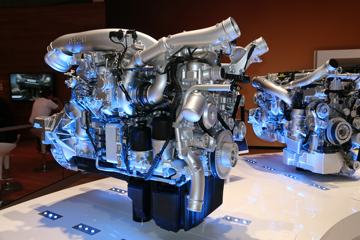 佩卡PACCAR MX-13 460马力 13L 国六 柴油发动机