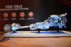 佩卡PACCAR MX-11 435马力 11L 国六 柴油发动机