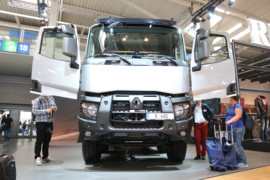 雷诺Kerax&nbsp;自卸车外观                                                图片