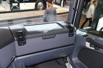 ˹������ Gϵ���ؿ� 340���� 4X2 CNGǣ����(�ͺ�G340)ͼƬ