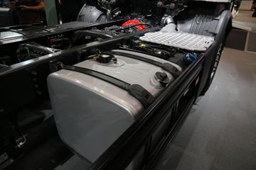 ˹������ Pϵ���ؿ� 320���� 4X2ǣ����(�ͺ�P320)ͼƬ