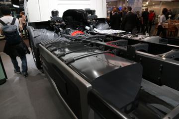 ˹������ Pϵ���ؿ� 320���� 4X2ǣ����(�ͺ�P320)ͼƬ