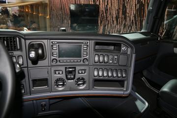 ˹������ Rϵ���ؿ� 580���� 6X4ľ�����䳵(�ͺ�R580 LB6X4MSA)ͼƬ