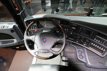 ˹������ Rϵ���ؿ� 580���� 6X4ľ�����䳵(�ͺ�R580 LB6X4MSA)ͼƬ