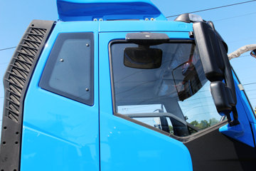 һ����� J6L�п� 180���� 4X2 7.7����ʽ�ػ�������(CA5160XXYP62K1L5A2E5)ͼƬ