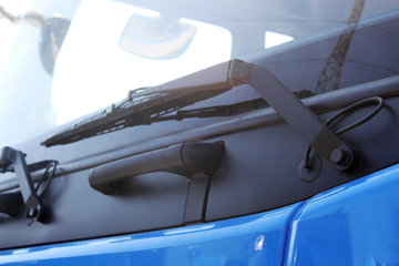 һ����� J6L�п� 180���� 4X2 7.7����ʽ�ػ�������(CA5160XXYP62K1L5A2E5)ͼƬ