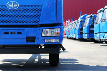 һ����� J6L�п� 180���� 4X2 7.7����ʽ�ػ�������(CA5160XXYP62K1L5A2E5)ͼƬ