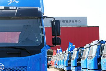 һ����� J6L�п� 180���� 4X2 7.7����ʽ�ػ�������(CA5160XXYP62K1L5A2E5)ͼƬ