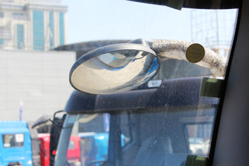 һ����� J6L�п� 180���� 4X2 7.7����ʽ�ػ�������(CA5160XXYP62K1L5A2E5)ͼƬ