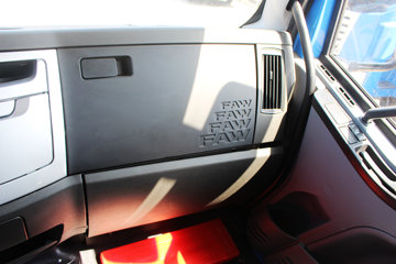 һ����� J6L�п� 180���� 4X2 7.7����ʽ�ػ�������(CA5160XXYP62K1L5A2E5)ͼƬ