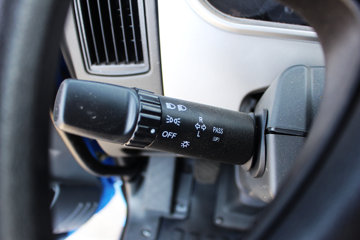 һ����� J6L�п� 180���� 4X2 7.7����ʽ�ػ�������(CA5160XXYP62K1L5A2E5)ͼƬ