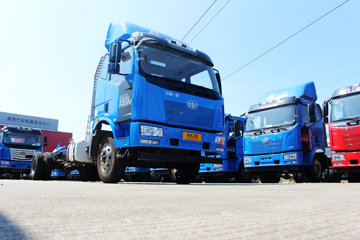 һ����� J6L�п� 180���� 4X2 7.7����ʽ�ػ�������(CA5160XXYP62K1L5A2E5)ͼƬ