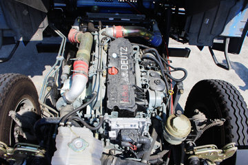 һ����� J6L�п� 180���� 4X2 7.7����ʽ�ػ�������(CA5160XXYP62K1L5A2E5)ͼƬ