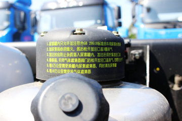 һ����� J6L�п� 180���� 4X2 7.7����ʽ�ػ�������(CA5160XXYP62K1L5A2E5)ͼƬ