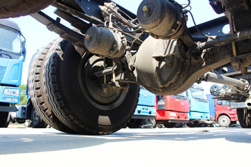 һ����� J6L�п� 180���� 4X2 7.7����ʽ�ػ�������(CA5160XXYP62K1L5A2E5)ͼƬ