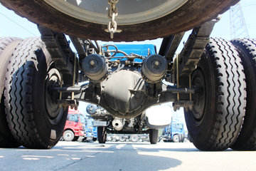 һ����� J6L�п� 180���� 4X2 7.7����ʽ�ػ�������(CA5160XXYP62K1L5A2E5)ͼƬ