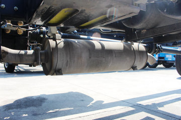 һ����� J6L�п� 180���� 4X2 7.7����ʽ�ػ�������(CA5160XXYP62K1L5A2E5)ͼƬ