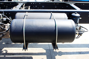 һ����� J6L�п� 180���� 4X2 7.7����ʽ�ػ�������(CA5160XXYP62K1L5A2E5)ͼƬ