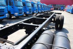 一汽解放 J6L中卡 180马力 4X2 7.7米厢式载货车底盘(CA5160XXYP62K1L5A2E5) 一汽解放 J6L中卡 180马力 4X2 7.7米厢式载货车底盘(CA5160XXYP62K1L5A2E5)