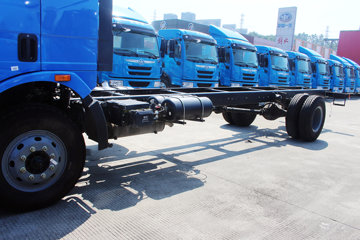 һ����� J6L�п� 180���� 4X2 7.7����ʽ�ػ�������(CA5160XXYP62K1L5A2E5)ͼƬ