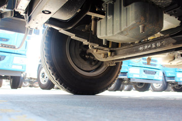 һ����� J6L�п� 180���� 4X2 7.7����ʽ�ػ�������(CA5160XXYP62K1L5A2E5)ͼƬ