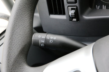 ���� ˧��Q9 ��˾��W570 190���� 4X2 7.5����ʽ�ػ�������(HFC5142XXYP70K1E3V)ͼƬ