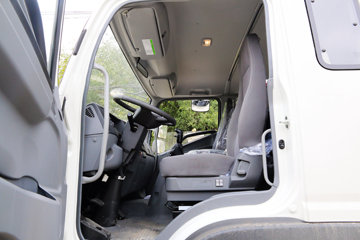 ���� ˧��Q9 ��˾��W570 190���� 4X2 7.5����ʽ�ػ�������(HFC5142XXYP70K1E3V)ͼƬ