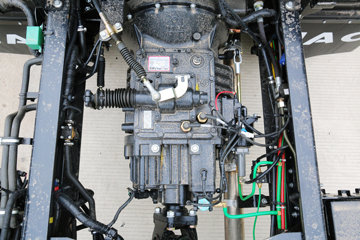 ���� ˧��Q9 ��˾��W570 190���� 4X2 7.5����ʽ�ػ�������(HFC5142XXYP70K1E3V)ͼƬ