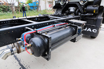 ���� ˧��Q9 ��˾��W570 190���� 4X2 7.5����ʽ�ػ�������(HFC5142XXYP70K1E3V)ͼƬ