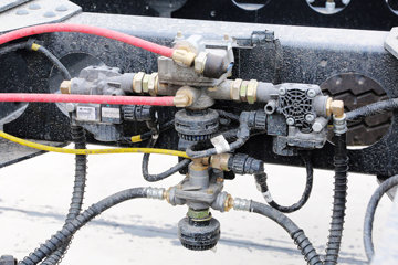 ���� ˧��Q9 ��˾��W570 190���� 4X2 7.5����ʽ�ػ�������(HFC5142XXYP70K1E3V)ͼƬ