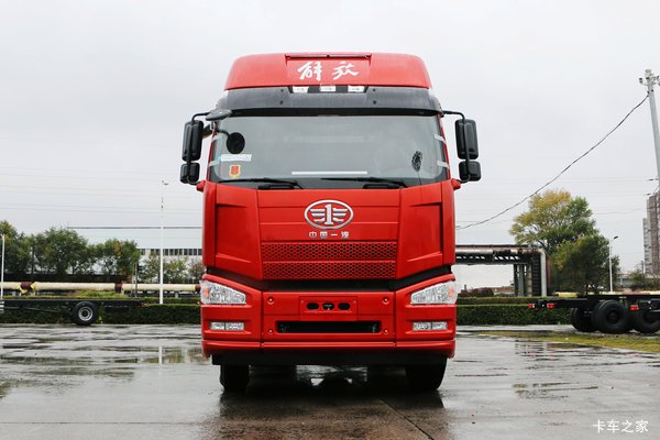 一汽解放 J6P重卡 370马力 6X4牵引车(CA4250P66K2T1E5)